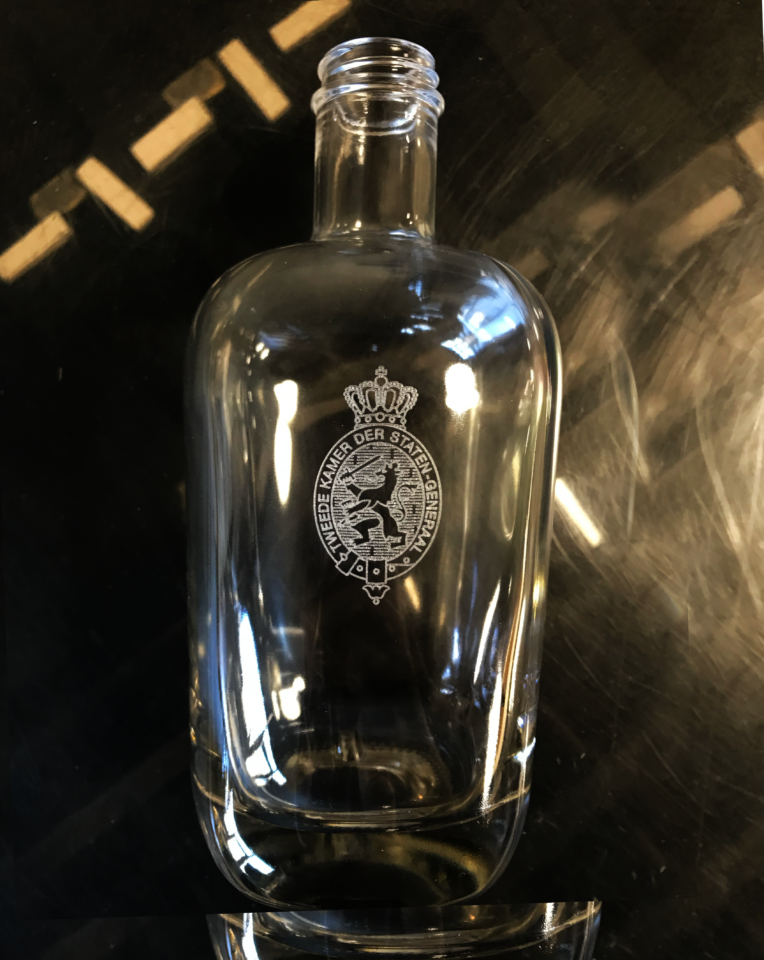 lasergraveren glasen fles allesistebedrukken